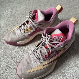 Nike men’s Sneakers in peach and cream